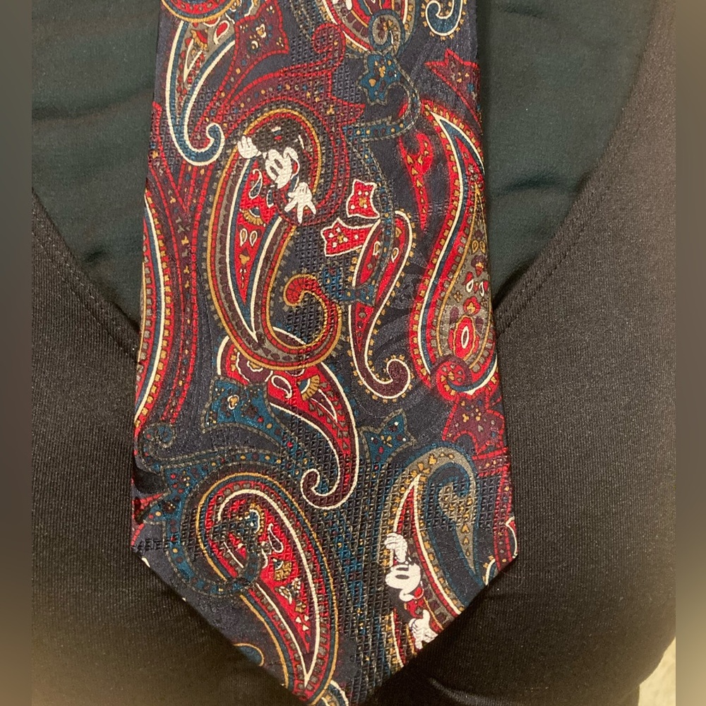 Exclusively Walt Disney Navy Blue Red Paisley Mickey Mouse Necktie Tie 100% Silk